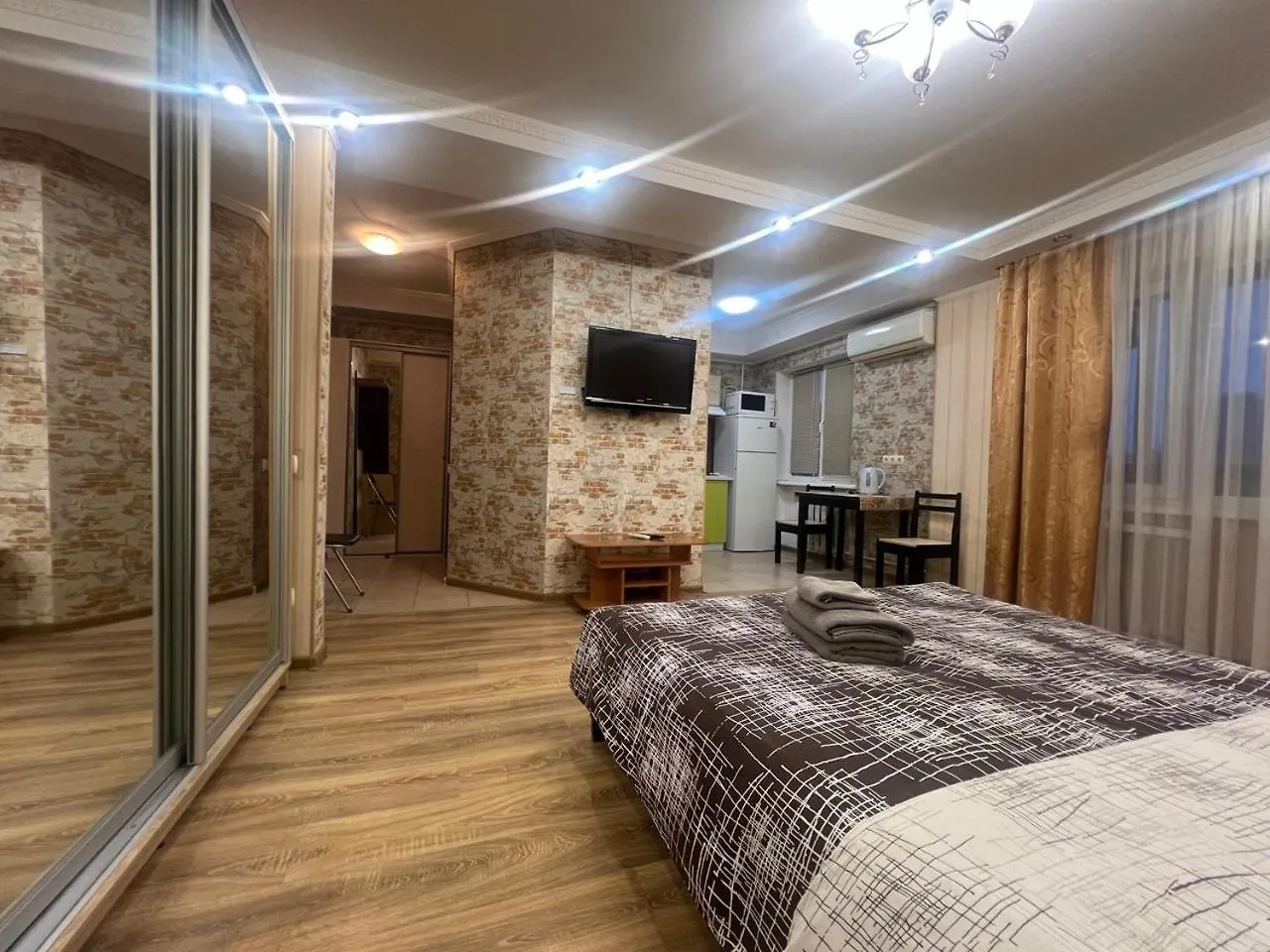 Apartment On Lesi Ukrainky Street 20 基輔