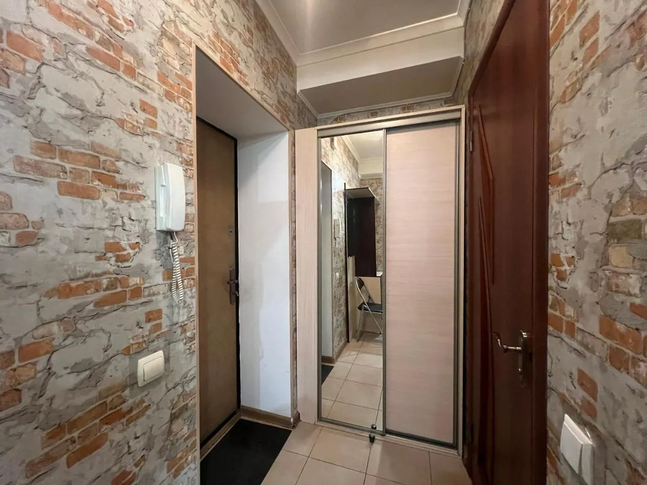 Apartment On Lesi Ukrainky Street 20 基輔